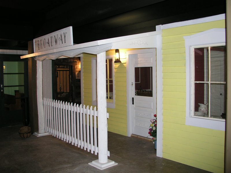 Broadway Hotel